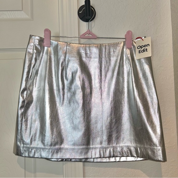 NWT OPEN EDIT Metallic Faux Leather Miniskirt - Picture 2 of 5
